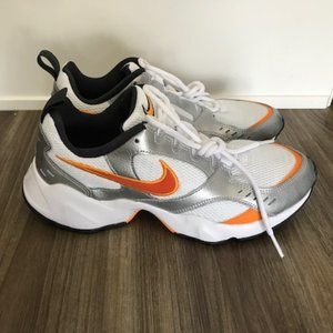 Nike Air Heights White/Starfish Women's Running